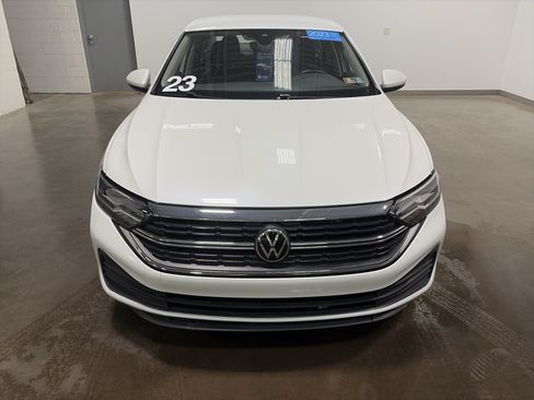Certified 2023 Volkswagen Jetta SE FWD image 7