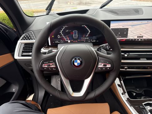 New 2026 BMW X5 xDrive50e w/ Climate Comfort Package image 18