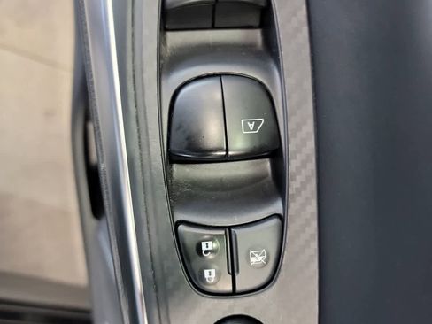 Used 2023 Nissan Sentra SR w/ SR Premium Package FWD image 19