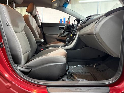 Used 2016 Hyundai Elantra SE image 37