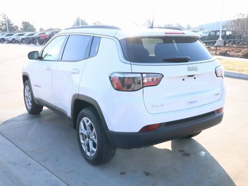 New 2026 Jeep Compass Latitude image 22