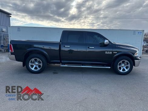 Used 2017 RAM 1500 Laramie w/ Convenience Group AWD/4WD image 8