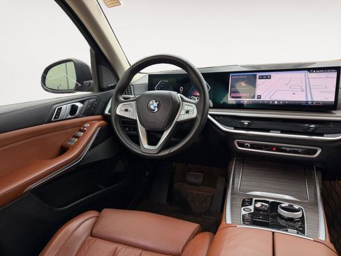 Used 2024 BMW X7 xDrive40i w/ Executive Package image 18