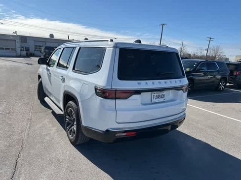 Used 2024 Jeep Wagoneer Series II image 17