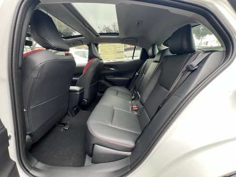New 2026 Toyota Prius Plug-In Hybrid FWD image 14