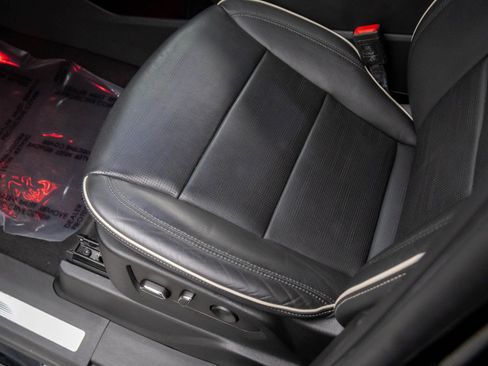 Certified 2023 Cadillac Escalade ESV Premium Luxury image 16