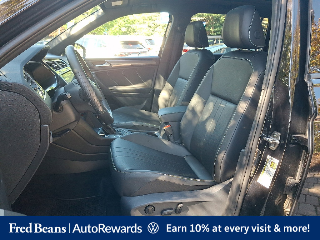 Certified 2024 Volkswagen Tiguan SE R-Line AWD/4WD image 18