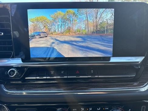 Used 2024 GMC Sierra 3500 SLE w/ SLE Convenience Package image 18