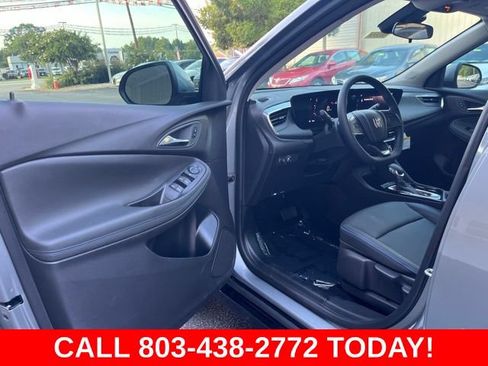 Used 2025 Buick Encore GX Sport Touring w/ Advanced Technology Package FWD image 4