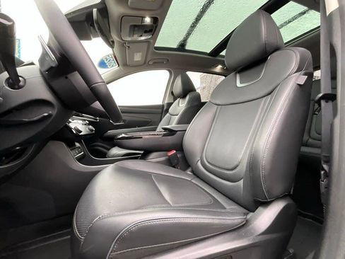 Used 2025 Hyundai Tucson Limited image 11