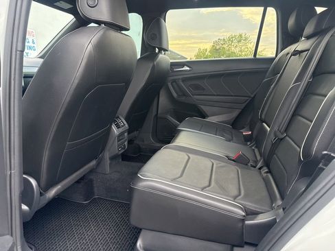 Used 2022 Volkswagen Tiguan SEL R-Line image 5