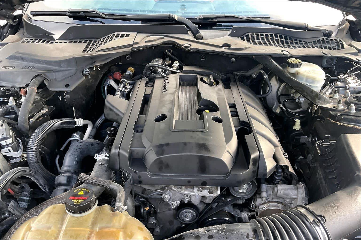 Used 2018 Ford Mustang Premium w/ Equipment Group 201A RWD image 32