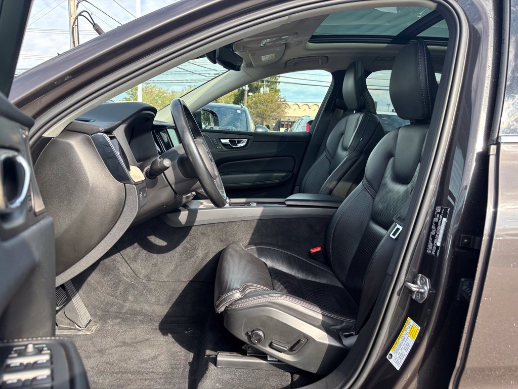Used 2022 Volvo XC60 B6 Inscription w/ Advanced Package AWD/4WD image 18