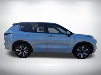 New 2025 Mitsubishi Outlander SEL video 2