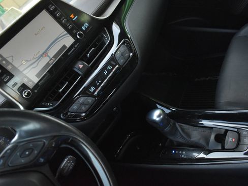 Used 2019 Toyota C-HR Limited FWD image 23