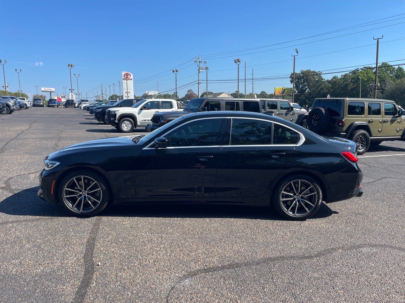 Used 2019 BMW 330i Sedan w/ Convenience Package RWD image 13