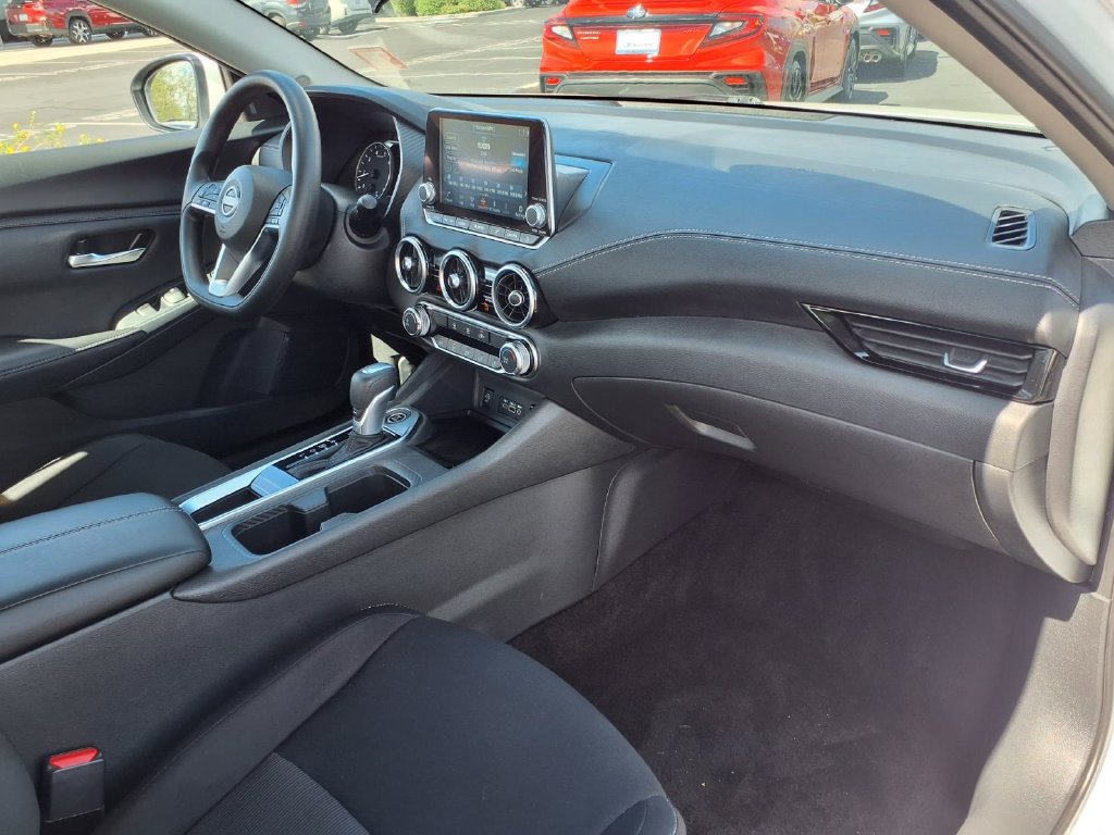 Used 2025 Nissan Sentra SV FWD image 16