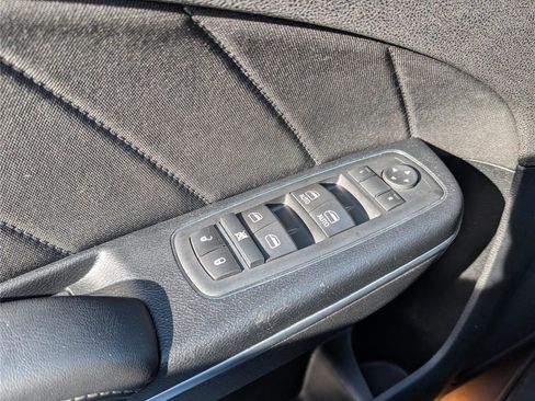 Used 2016 Dodge Charger SXT image 18