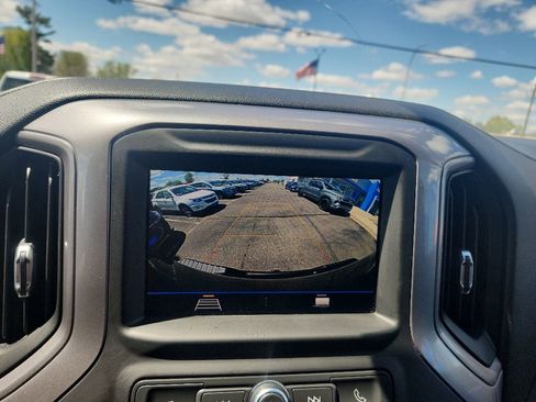 Used 2021 Chevrolet Silverado 2500 Custom w/ Custom Value Package AWD/4WD image 18