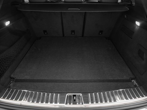 Used 2024 Porsche Cayenne image 17