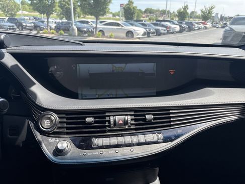Used 2018 Lexus LS 500 AWD w/ Interior Upgrade Package image 23