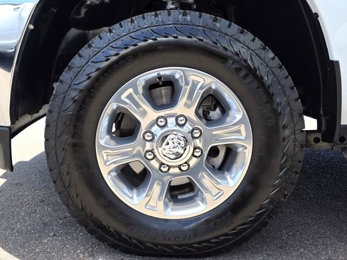 Certified 2024 RAM 3500 Big Horn AWD/4WD image 9