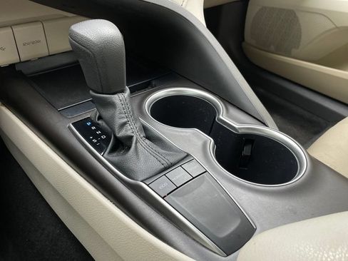 Used 2022 Toyota Camry LE FWD image 20