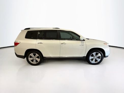 Used 2013 Toyota Highlander Limited FWD image 6