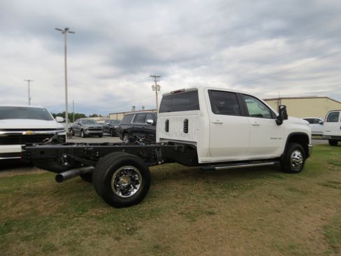 New 2026 Chevrolet Silverado 3500 LT AWD/4WD image 6