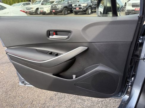 Certified 2025 Toyota Corolla SE image 31