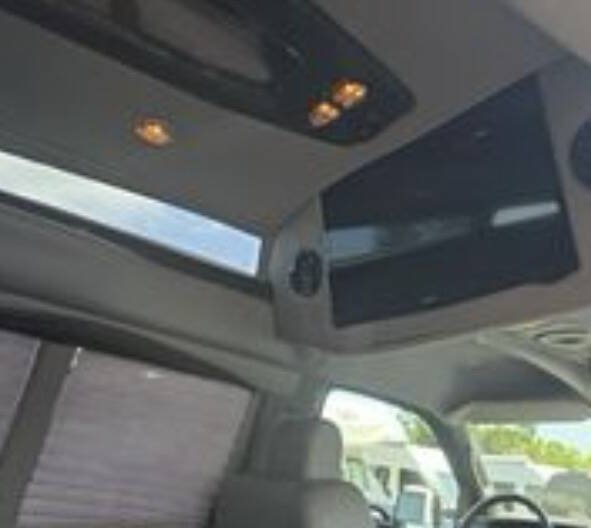 Used 2018 Chevrolet Express 2500 w/ Enhanced Convenience Package RWD image 16