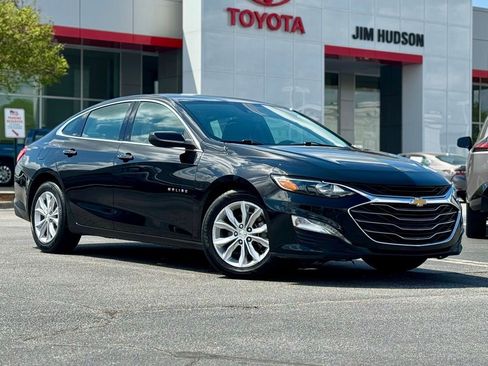 Used 2024 Chevrolet Malibu LT FWD image 2