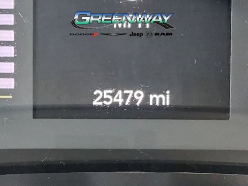 Used 2020 Jeep Cherokee Latitude Plus w/ Comfort/Convenience Group FWD image 6