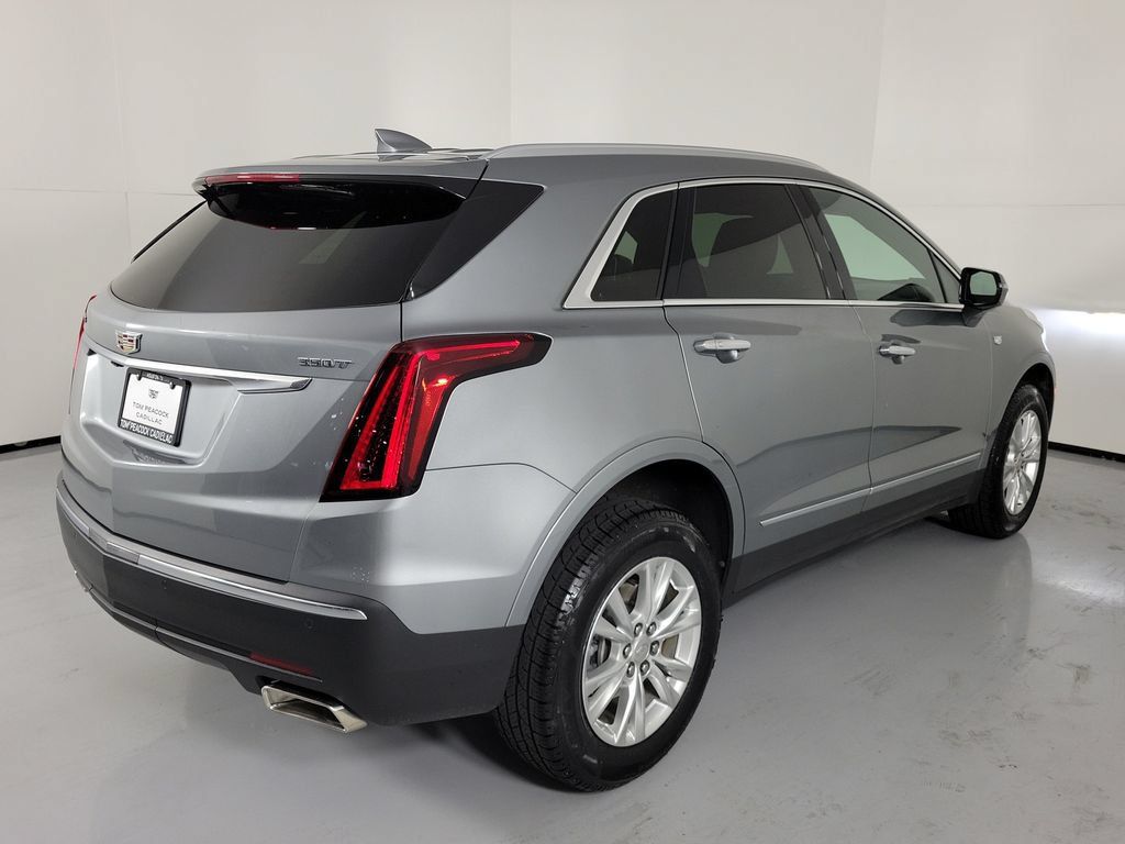 Certified 2023 Cadillac XT5 Luxury FWD image 3