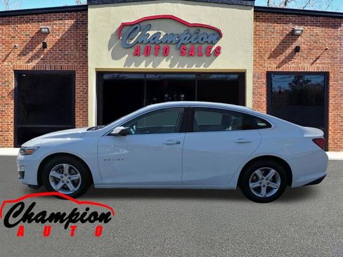 Used 2020 Chevrolet Malibu LS w/ Driver Confidence Package II image 10