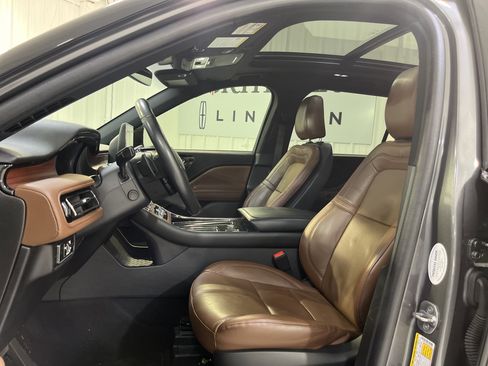 Used 2023 Lincoln Aviator Reserve w/ Elements Package Plus image 8