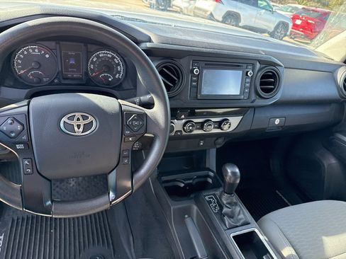 Used 2018 Toyota Tacoma SR5 image 9