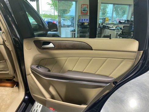 Used 2014 Mercedes-Benz GL 450 4MATIC image 20