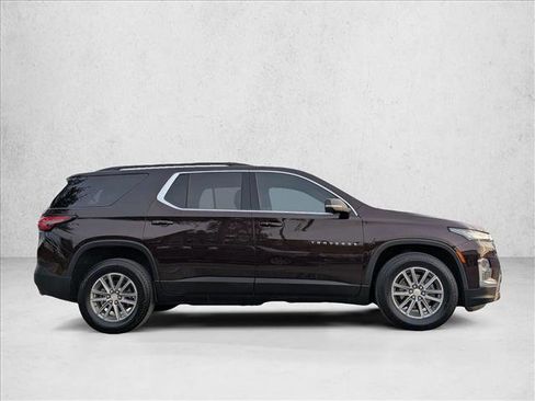 Certified 2023 Chevrolet Traverse LT w/ Rear Camera Mirror Package image 4