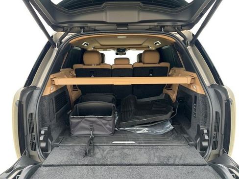 New 2026 Land Rover Range Rover Long Wheelbase SE AWD/4WD image 21