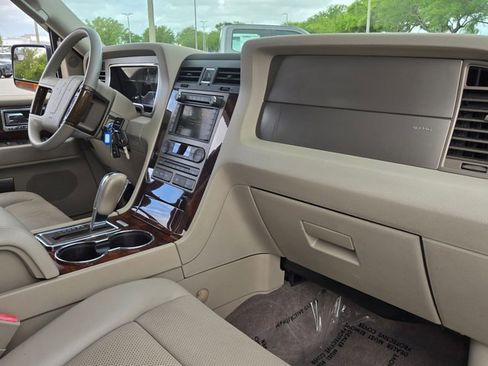 Used 2012 Lincoln Navigator 2WD image 25