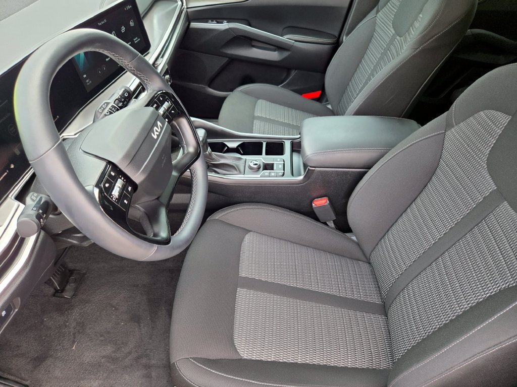 New 2026 Kia Sorento LX FWD image 9