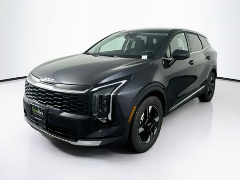 Used 2026 Kia Sportage LX FWD image 3