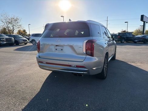 Used 2024 Hyundai Palisade Calligraphy image 5