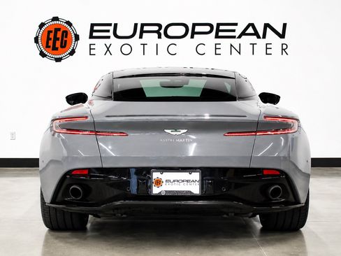 Used 2018 Aston Martin DB11 V12 RWD image 21