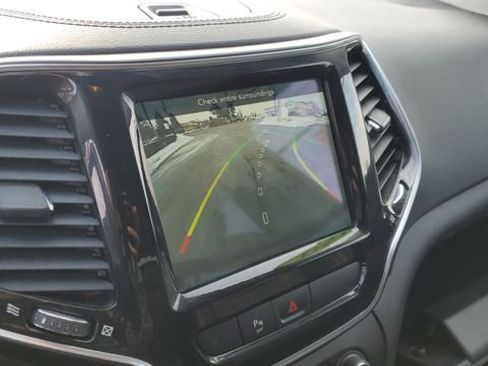 Certified 2020 Jeep Cherokee Limited image 18