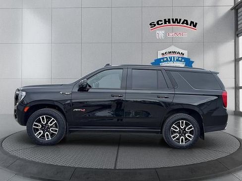 Used 2024 GMC Yukon AT4 w/ AT4 Premium Package AWD/4WD image 7