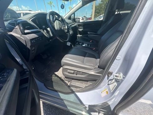 Used 2024 Honda Odyssey Touring image 4