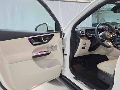 Used 2026 Mercedes-Benz GLC 300 4MATIC image 19