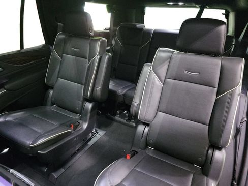 Used 2021 Cadillac Escalade Premium Luxury AWD/4WD image 22